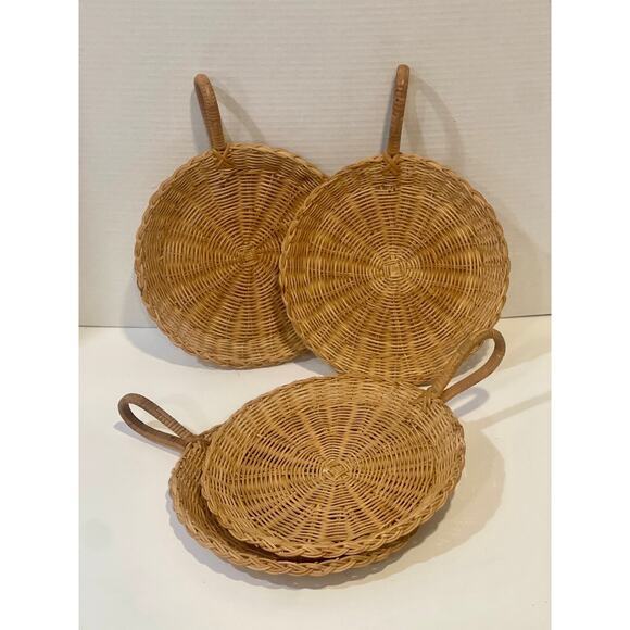 Vintage Wicker Natural Rattan Plate Holder Set Of Four | Boho 1970s Style - Picture 6 of 8